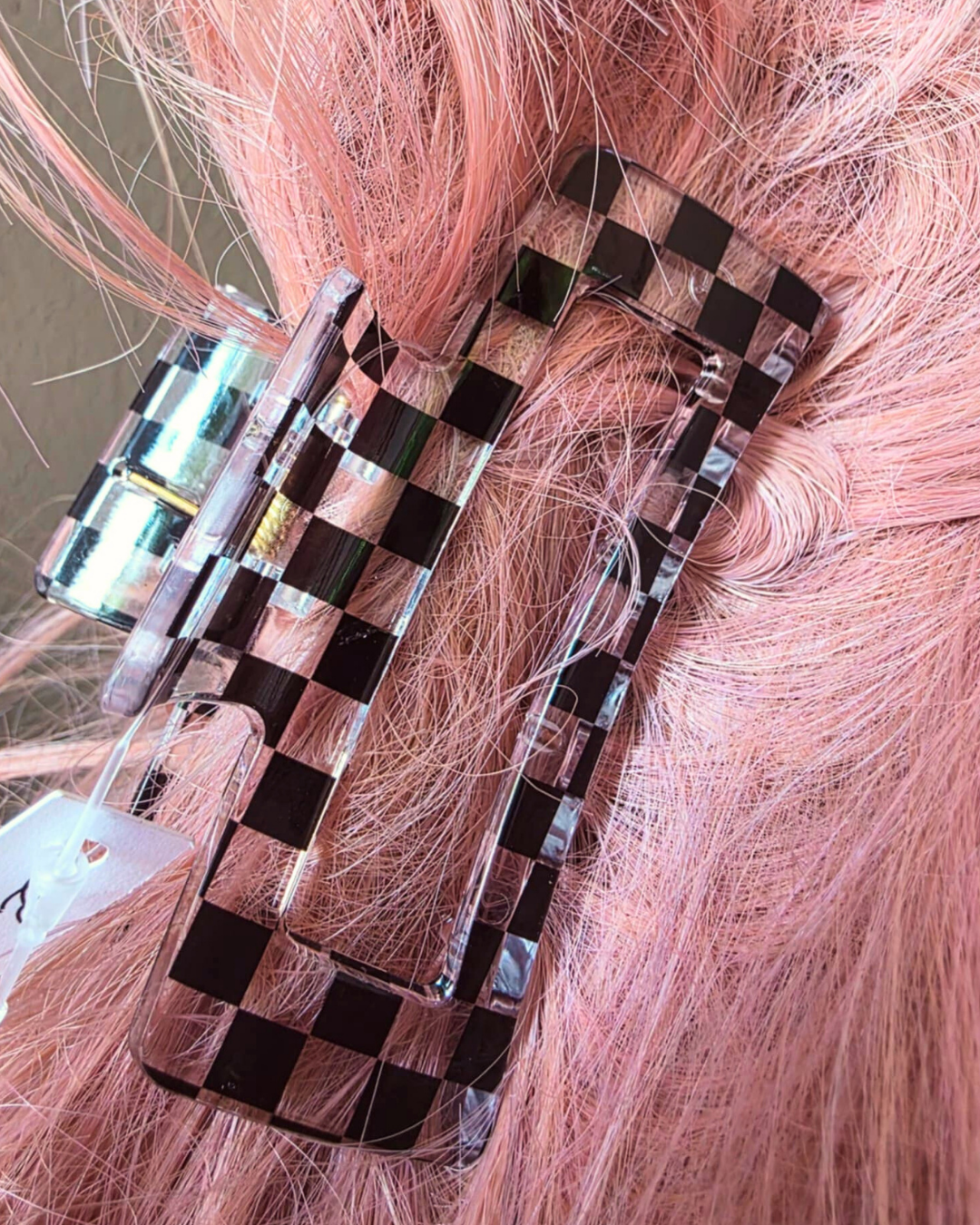 Black & Clear Checkered Midi Claw Clip