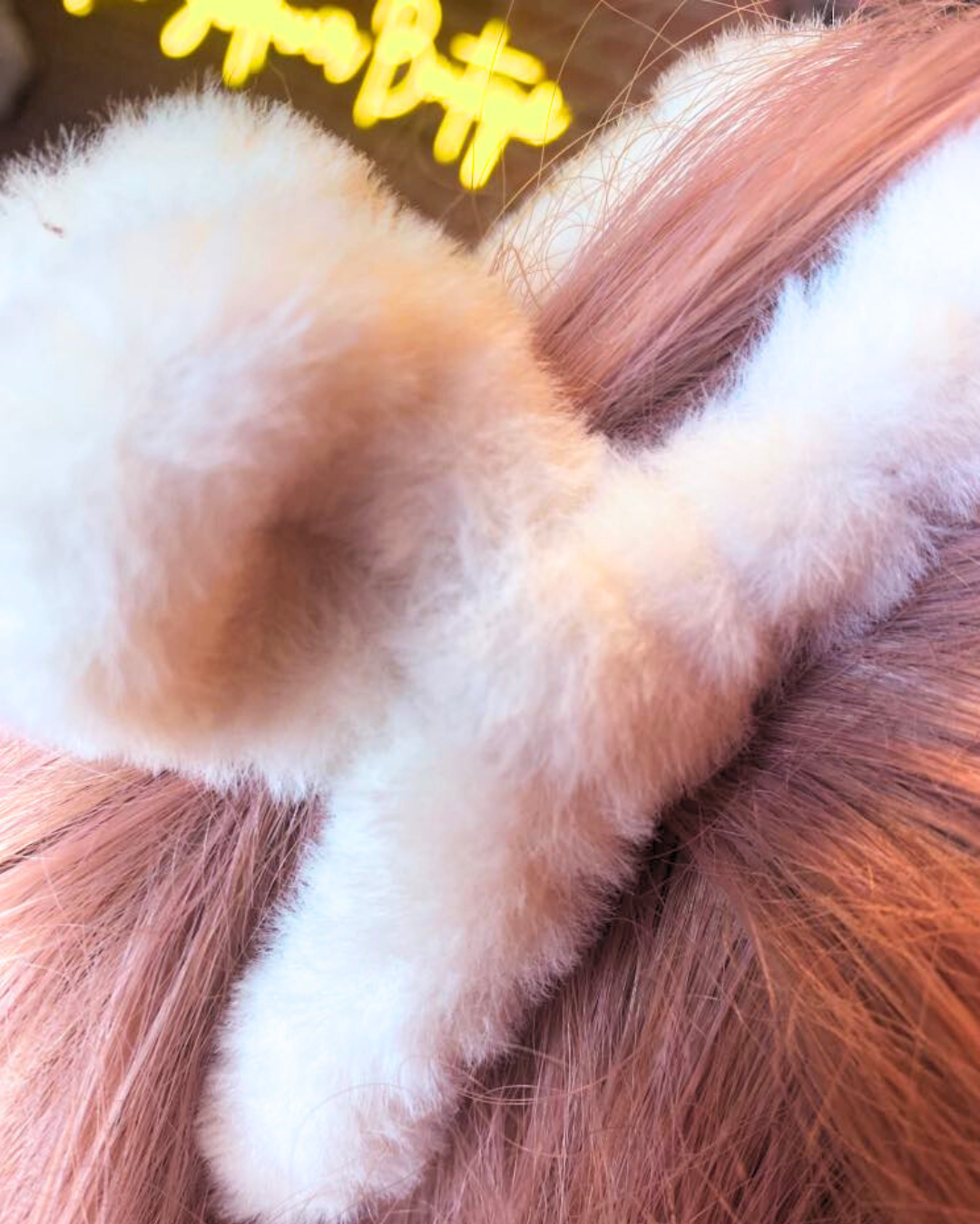 Fuzzy Ivory Loop Claw Clip