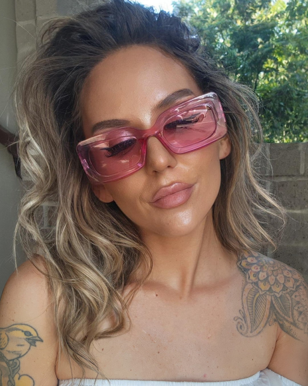 Sun Burst Chunky Translucent Dark Pink Sunnies