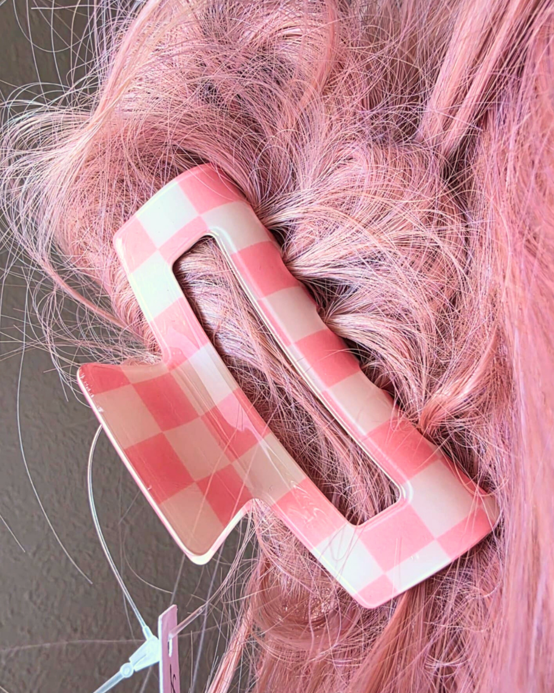 Pink Checkered Midi Claw Clip