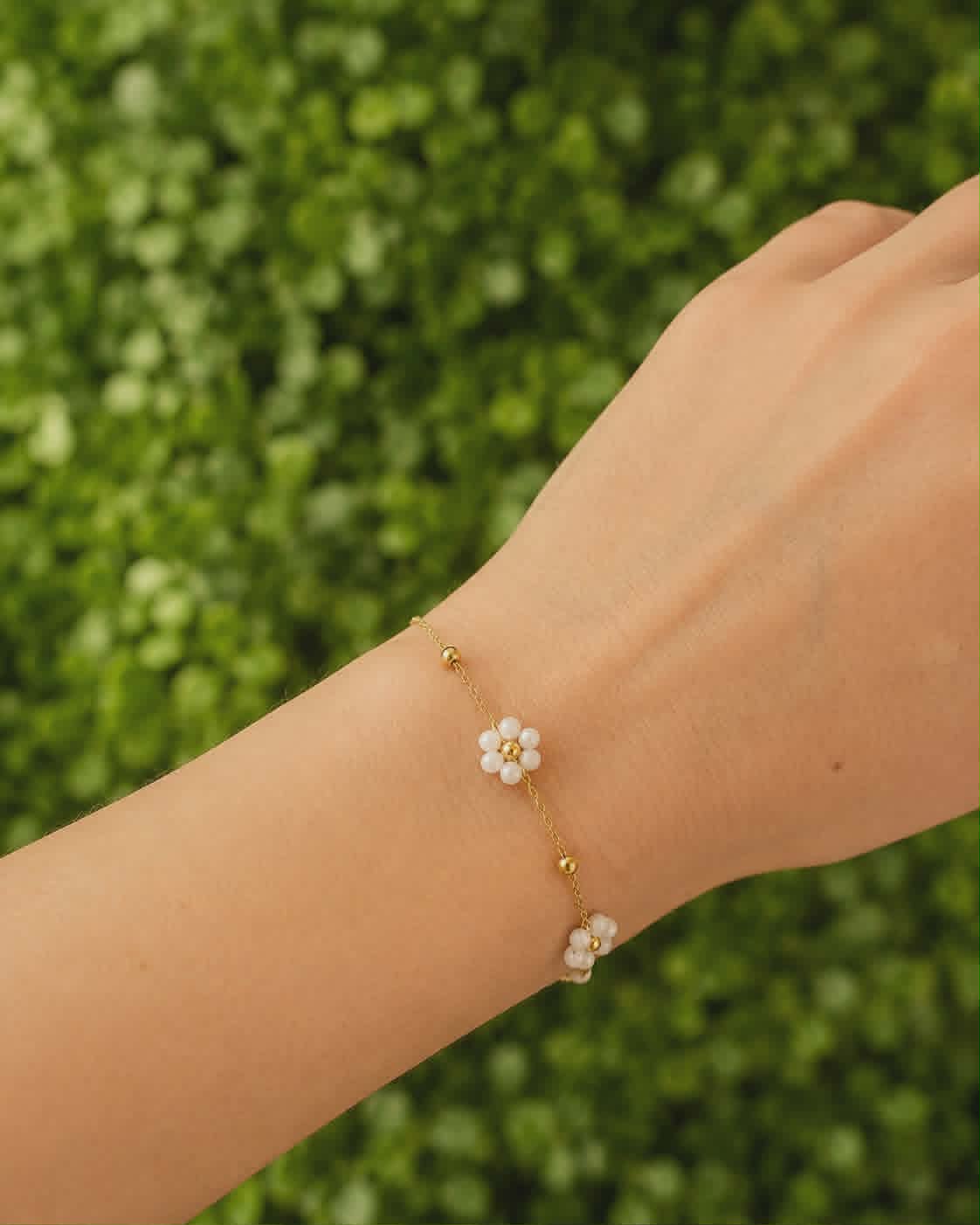 Daisy Daydream Beaded Charm Bracelet