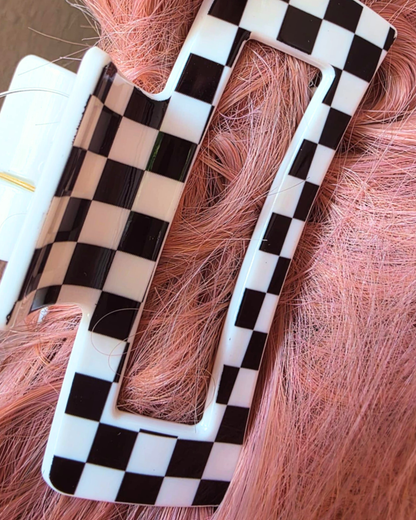 Black & White Checkered Midi Claw Clip