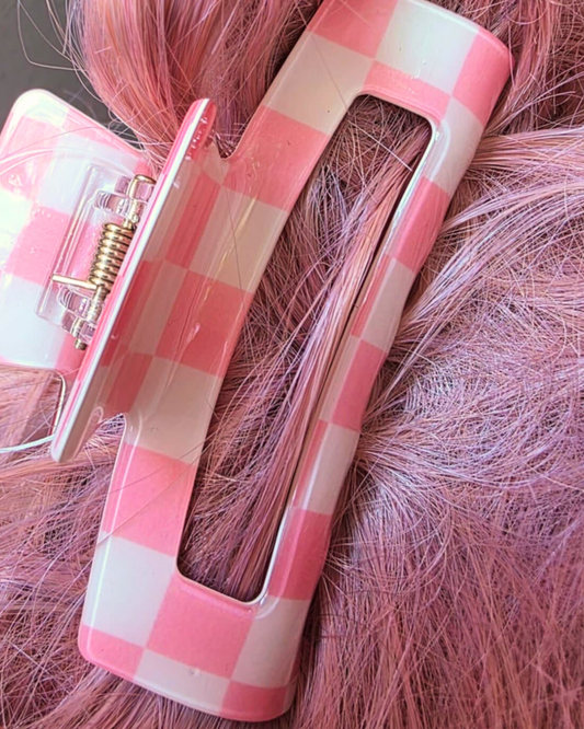 Pink Checkered Midi Claw Clip