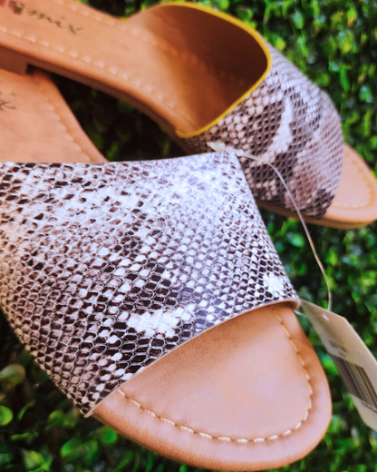 Venomous Vibe Flats