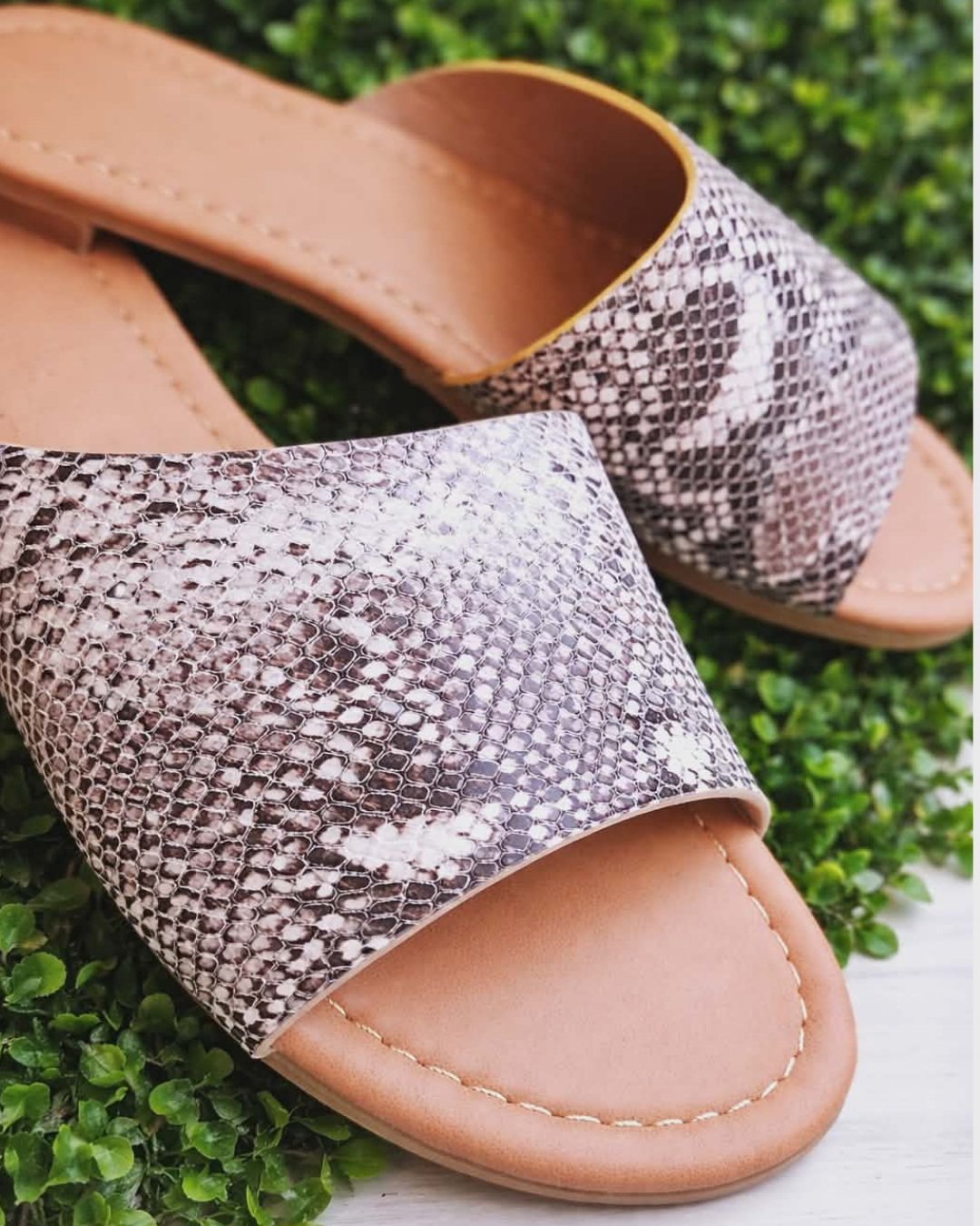 Venomous Vibe Flats