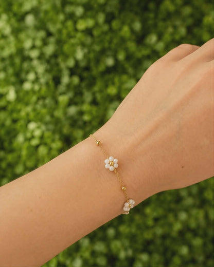 Daisy Daydream Beaded Charm Bracelet